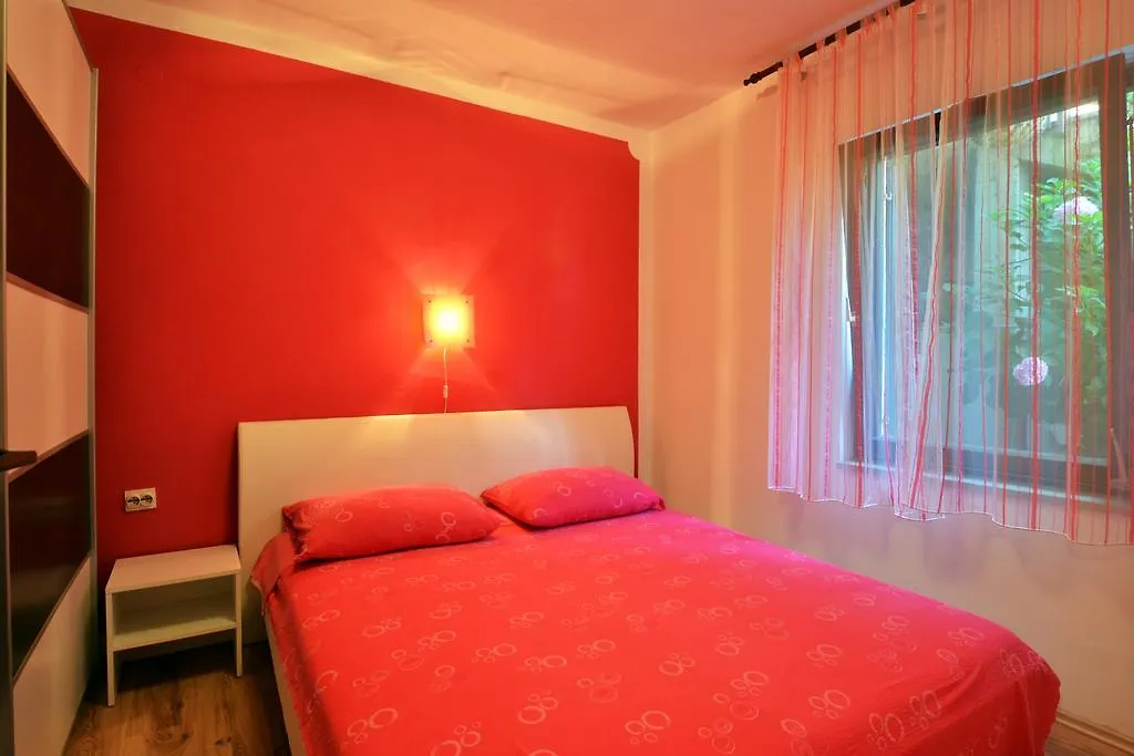 Apartments Maruzin Pula