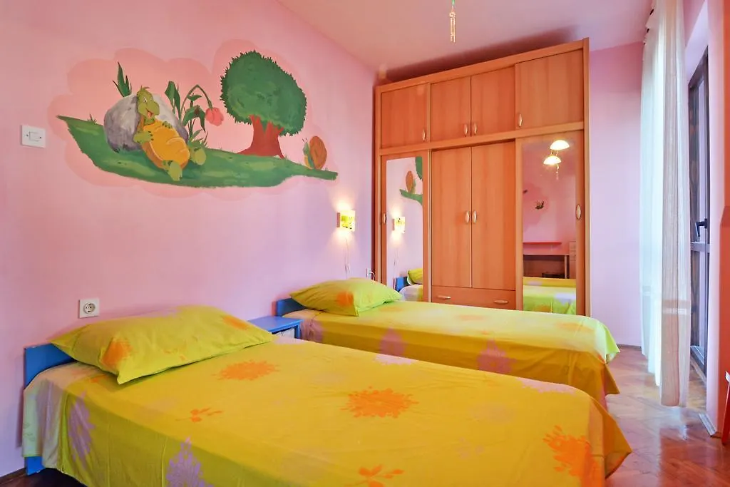 Apartments Maruzin Pula 0*,