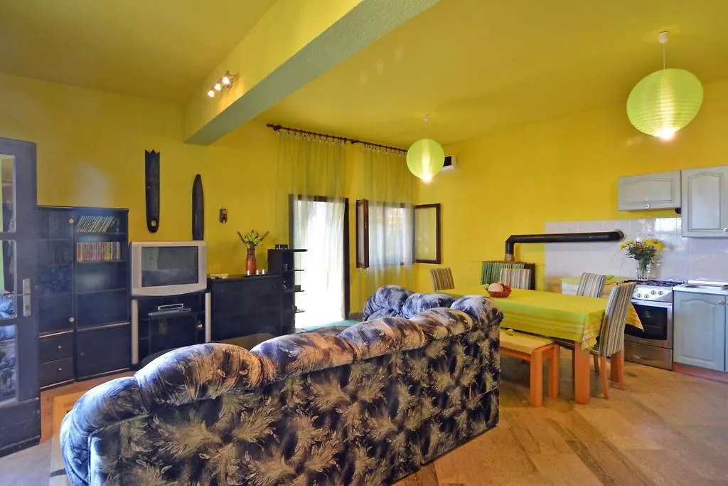 Apartments Maruzin Pula